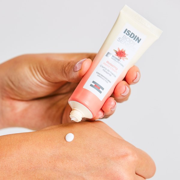 ISDIN BODYSENSES CREMA DE MANOS RELAJANTE FLOR DE LOTO 1 ENVASE 30 ml